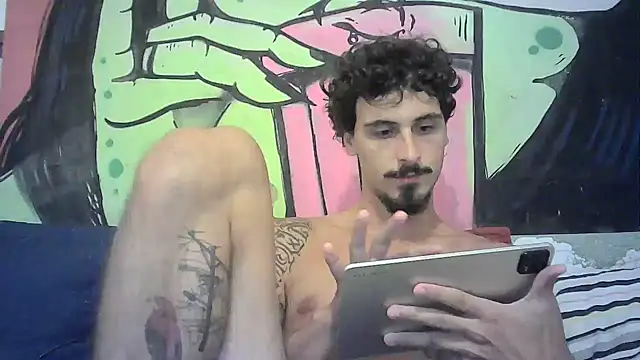 Snapshot of milkoffe chatting on March 2025 08:52:02 PM milkoffe online show from March 2025 08:52:02 PM