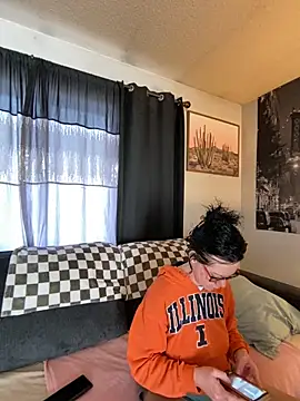 SidneyRaee online show from December 2024 03:39:01 PM