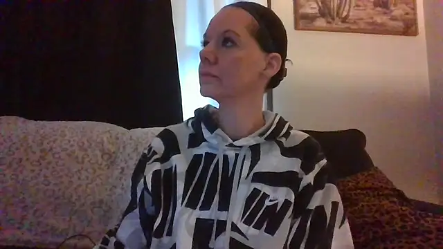 SidneyRaee online show from October 2025 04:16:01 PM