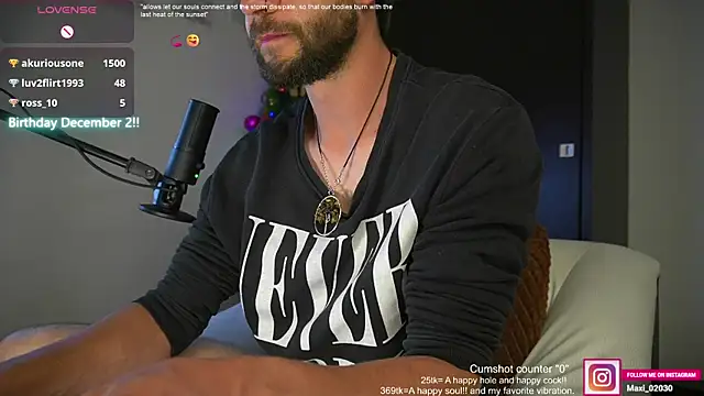 Snapshot of just_maxii chatting on December 2024 12:41:01 AM just maxii online show from December 2024 12:41:01 AM