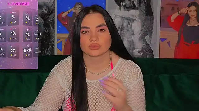 Snapshot of Nikki_Kardashian chatting on December 2024 08:27:02 PM Nikki Kardashian online show from December 2024 08:27:02 PM