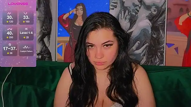 Snapshot of Nikki_Kardashian chatting on December 2024 02:22:02 AM Nikki Kardashian online show from December 2024 02:22:02 AM