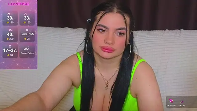 Snapshot of Nikki_Kardashian chatting on January 2025 01:22:02 AM Nikki Kardashian online show from January 2025 01:22:02 AM