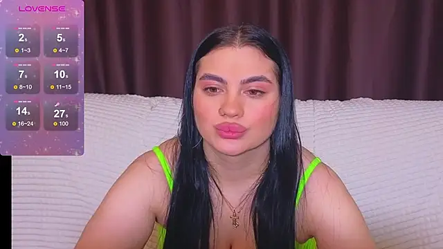 Snapshot of Nikki_Kardashian chatting on February 2025 11:26:01 PM Nikki Kardashian online show from February 2025 11:26:01 PM