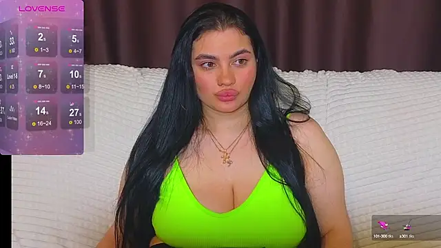 Snapshot of Nikki_Kardashian chatting on February 2025 02:29:02 AM Nikki Kardashian online show from February 2025 02:29:02 AM