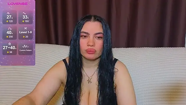 Snapshot of Nikki_Kardashian chatting on February 2025 10:18:02 PM Nikki Kardashian online show from February 2025 10:18:02 PM