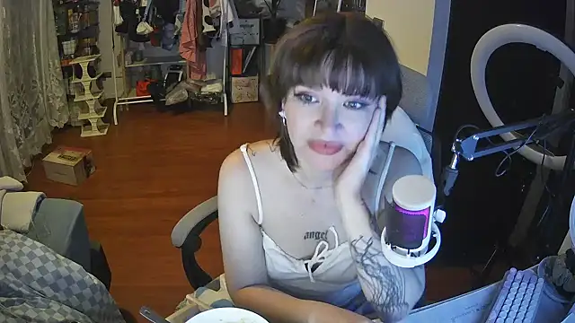 Snapshot of angelic_sg chatting on January 2025 01:52:01 AM angelic sg online show from January 2025 01:52:01 AM