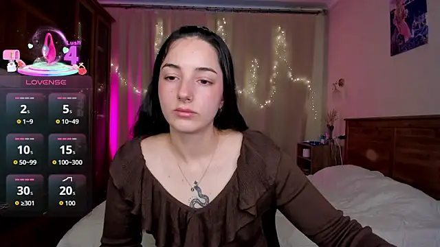 Snapshot of AishaGold chatting on January 2026 12:43:02 PM AishaGold online show from January 2026 12:43:02 PM