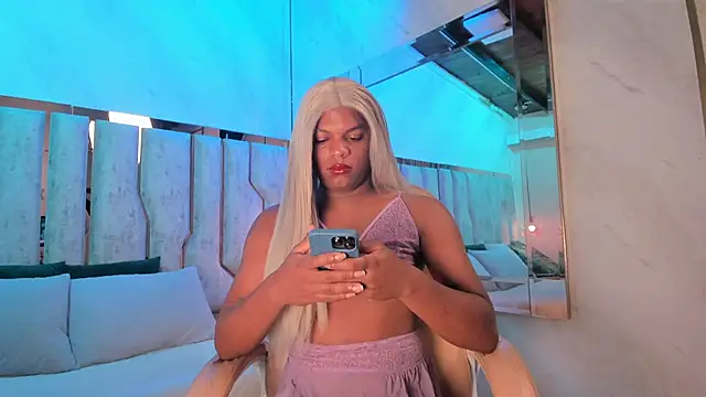 ari monet online show from December 2025 11:48:01 AM