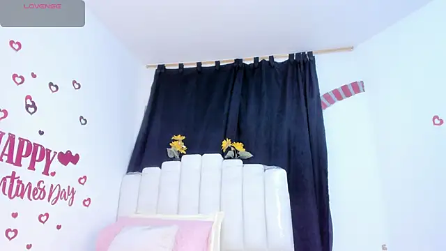 RoxannaBlanche online show from February 2026 12:34:01 PM