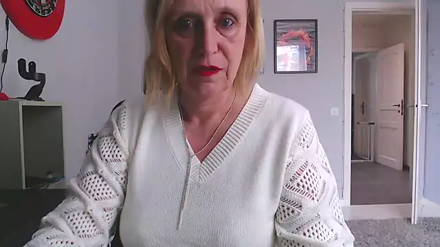 Snapshot of legalyblond chatting on May 2026 07:36:01 AM legalyblond online show from May 2026 07:36:01 AM
