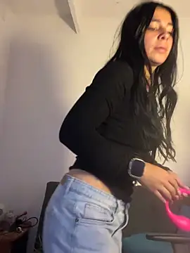 Meganmilk1 online show from December 2025 05:40:02 PM