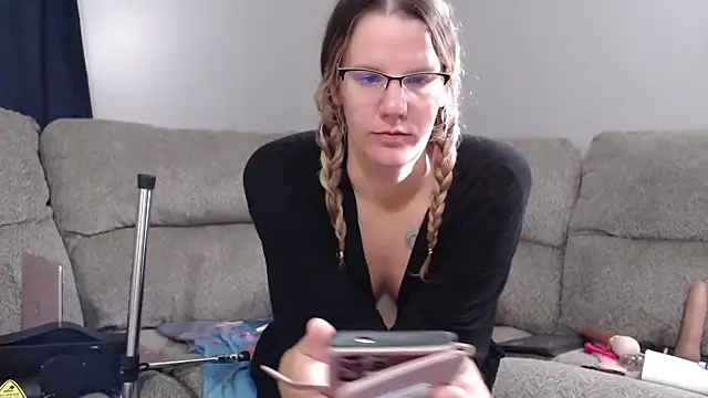 Snapshot of Sarahtineke chatting on October 2025 02:40:02 PM Sarahtineke online show from October 2025 02:40:02 PM