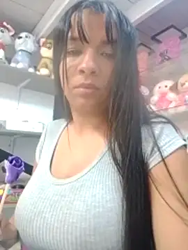 VivienAndClark online show from November 2025 04:07:01 PM