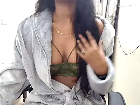 Snapshot of tanvi-00 chatting on November 2025 06:19:01 PM tanvi-00 online show from November 2025 06:19:01 PM