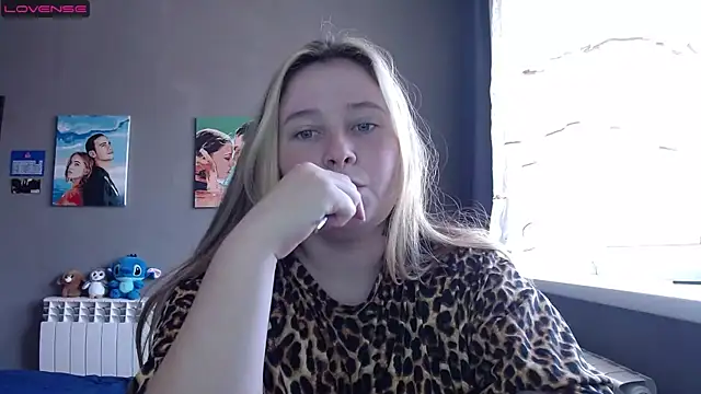 Light Luna online show from September 2025 06:59:02 AM