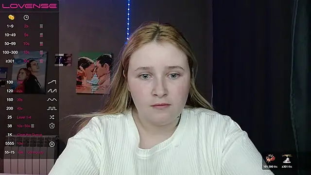 Light Luna online show from October 2025 03:02:01 PM