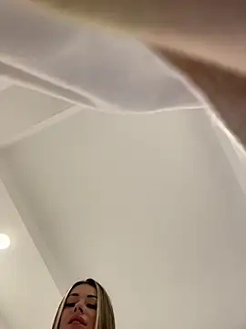 Snapshot of IsabellaEtthan chatting on December 2025 06:47:02 PM IsabellaEtthan online show from December 2025 06:47:02 PM