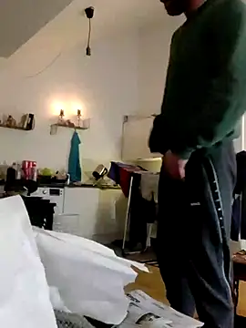 Snapshot of eltoulou chatting on January 2025 05:08:01 PM eltoulou online show from January 2025 05:08:01 PM