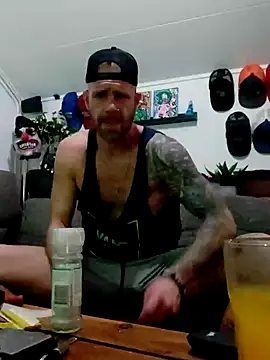 Snapshot of eltoulou chatting on January 2025 08:11:01 PM eltoulou online show from January 2025 08:11:01 PM