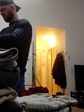 Snapshot of eltoulou chatting on February 2025 10:39:01 PM eltoulou online show from February 2025 10:39:01 PM