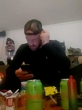 Snapshot of eltoulou chatting on February 2025 08:33:02 PM eltoulou online show from February 2025 08:33:02 PM