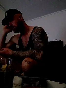 Snapshot of eltoulou chatting on March 2025 11:43:02 PM eltoulou online show from March 2025 11:43:02 PM