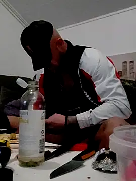 Snapshot of eltoulou chatting on March 2025 10:49:01 PM eltoulou online show from March 2025 10:49:01 PM