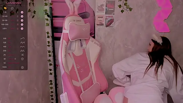 Polly  Hill online show from October 2025 09:39:01 AM