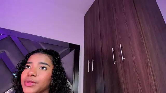 Snapshot of Iris_hott1 chatting on February 2025 12:06:02 AM Iris hott1 online show from February 2025 12:06:02 AM