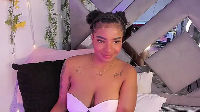 Snapshot of Iris_hott1 chatting on March 2025 07:17:01 PM Iris hott1 online show from March 2025 07:17:01 PM