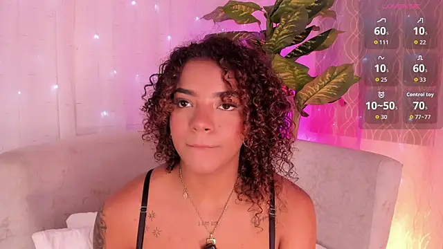 Snapshot of Iris_hott1 chatting on September 2025 02:36:02 AM Iris hott1 online show from September 2025 02:36:02 AM