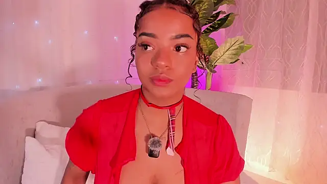 Snapshot of Iris_hott1 chatting on October 2025 04:33:01 AM Iris hott1 online show from October 2025 04:33:01 AM