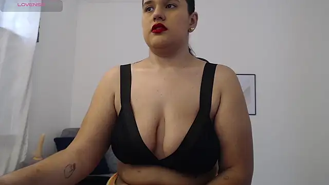 natalia curvy1 online show from September 2025 06:11:02 PM
