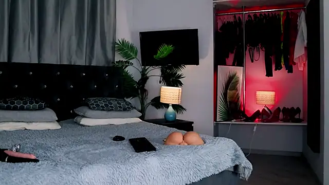 InvitingTina online show from March 2025 08:08:02 PM