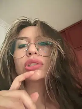 Snapshot of marie2_ chatting on January 2025 06:35:01 PM marie2  online show from January 2025 06:35:01 PM