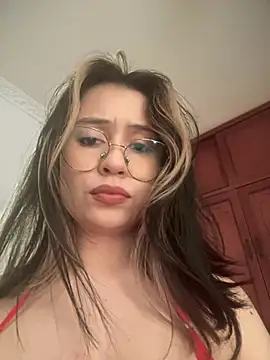 Snapshot of marie2_ chatting on January 2025 04:20:01 PM marie2  online show from January 2025 04:20:01 PM