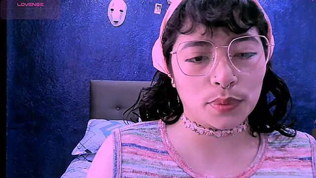 Snapshot of NinaYellow chatting on September 2025 12:52:02 PM NinaYellow online show from September 2025 12:52:02 PM