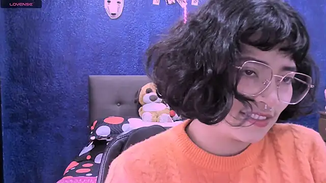 Snapshot of NinaYellow chatting on November 2025 03:34:02 PM NinaYellow online show from November 2025 03:34:02 PM