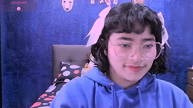 Snapshot of NinaYellow chatting on November 2025 01:10:01 PM NinaYellow online show from November 2025 01:10:01 PM