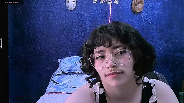 Snapshot of NinaYellow chatting on March 2026 01:51:01 PM NinaYellow online show from March 2026 01:51:01 PM