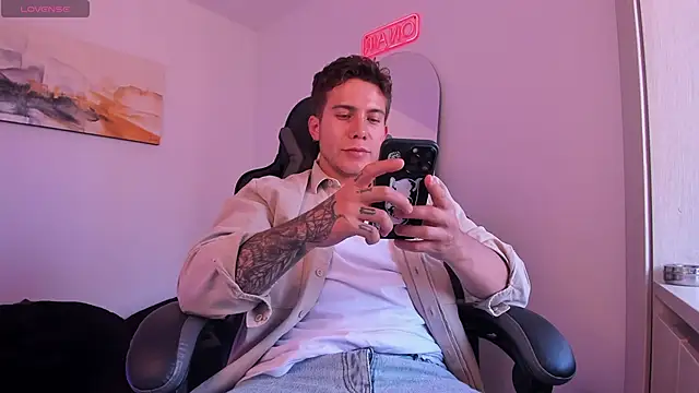 LucianSinclair online show from January 2025 10:22:02 PM