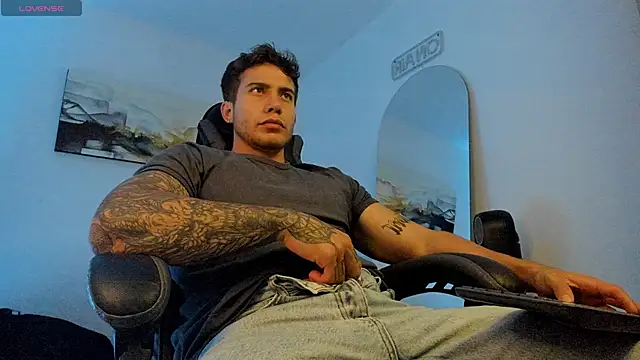 LucianSinclair online show from January 2025 12:10:01 AM