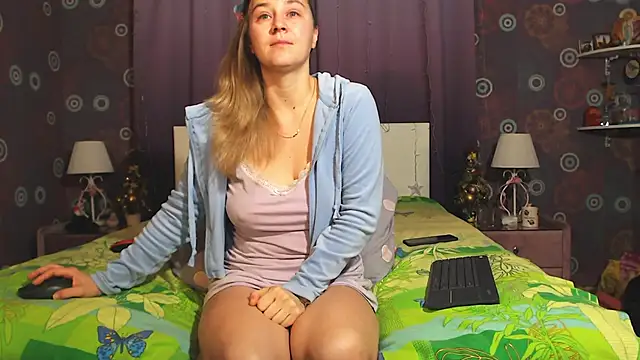 Snapshot of SquirtyAlice chatting on January 2025 04:28:01 AM SquirtyAlice online show from January 2025 04:28:01 AM