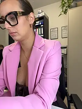 Hii Lolla online show from November 2025 07:07:03 AM