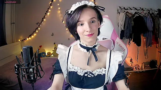 Snapshot of Violet_Veliya chatting on February 2025 03:49:02 PM Violet Veliya online show from February 2025 03:49:02 PM