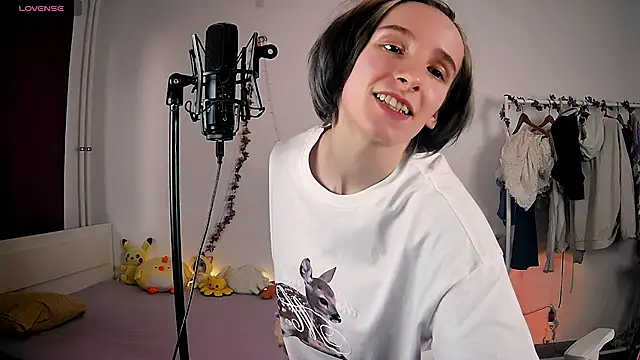 Snapshot of Violet_Veliya chatting on March 2025 03:46:02 PM Violet Veliya online show from March 2025 03:46:02 PM