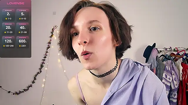 Snapshot of Violet_Veliya chatting on September 2025 05:06:01 PM Violet Veliya online show from September 2025 05:06:01 PM