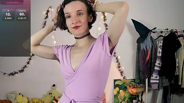 Snapshot of Violet_Veliya chatting on October 2025 03:29:01 PM Violet Veliya online show from October 2025 03:29:01 PM