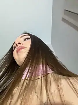 Snapshot of -SweetDi- chatting on December 2025 06:34:01 PM -SweetDi- online show from December 2025 06:34:01 PM